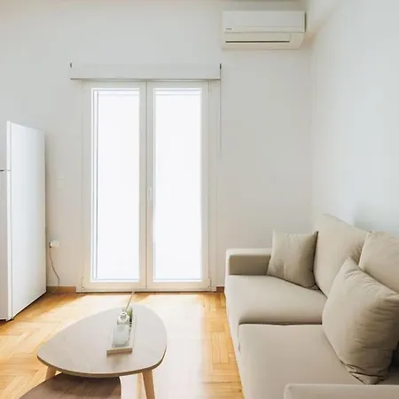 Comfy Shelter In Downtown Apartment Athens
