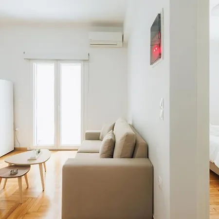 Comfy Shelter In Downtown Apartment *