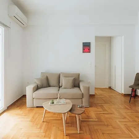Comfy Shelter In Downtown Athens
