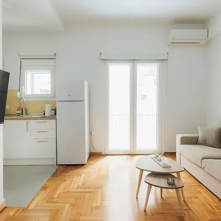 Comfy Shelter In Downtown Apartment